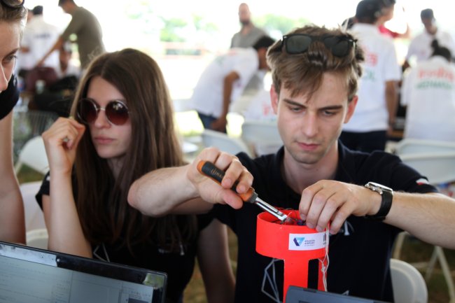 ../previews/005-CanSat Competition_4839.jpg.medium.jpeg