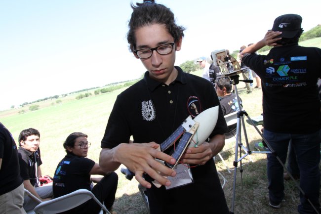 ../previews/051-CanSat Competition_4653.jpg.medium.jpeg