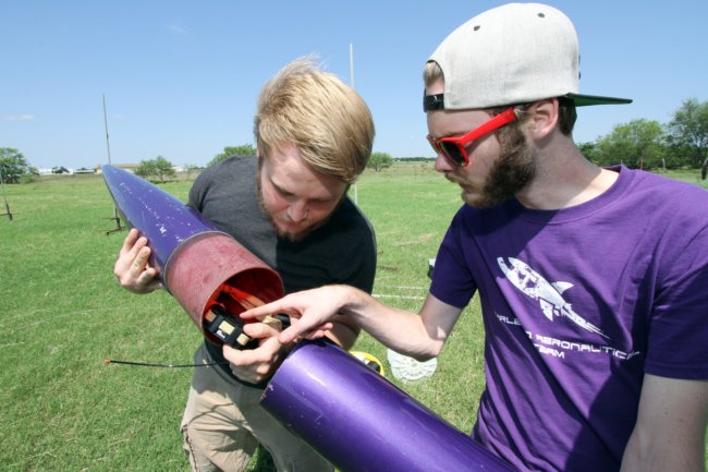 ../previews/093-CanSat Competition_4703.jpg.medium.jpeg